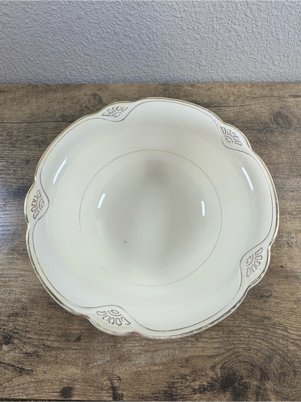 Vintage Homer Laughlin Cream Gold Scalloped Serving Bowl USA C43N6 - Picture 2 of 10